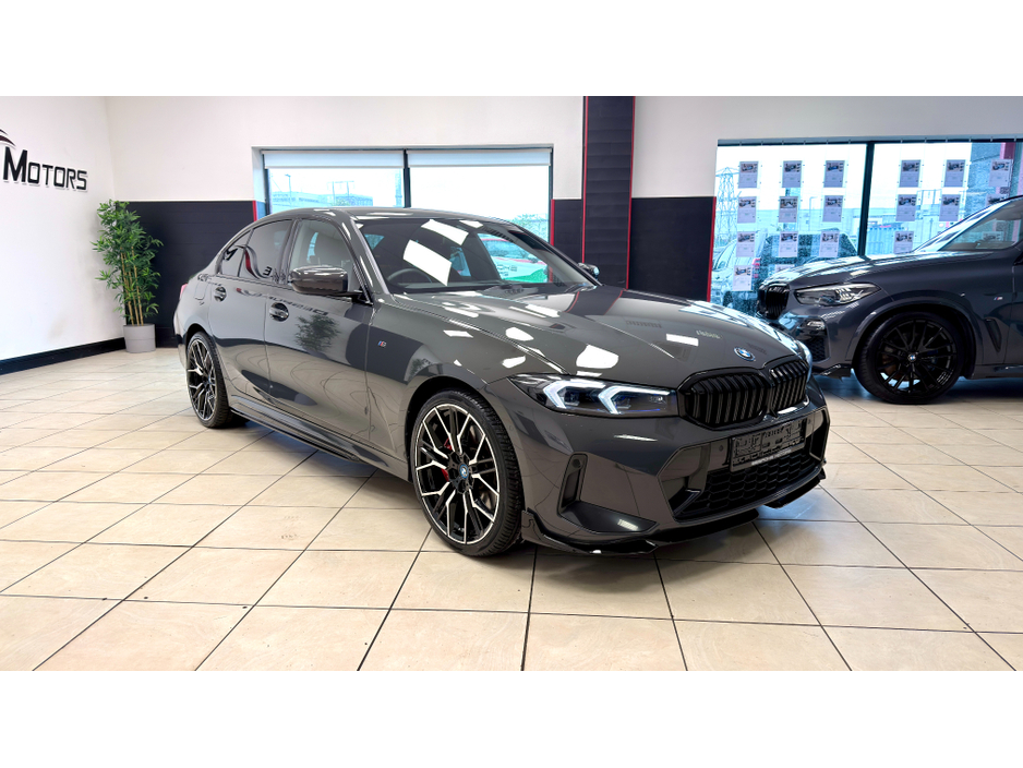 2024 BMW 3 Series - image 26