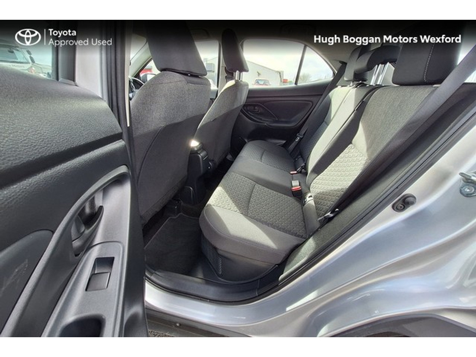 2024 Toyota Yaris Cross HYBRID LUNA, LADY OWNER! €28,995