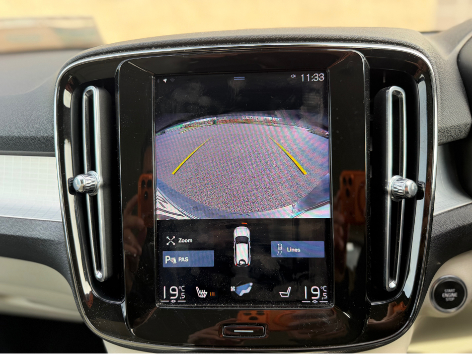 2018 Volvo XC40 - image 17