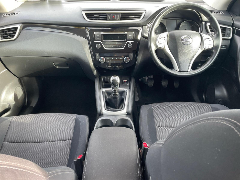 2015 Nissan Qashqai - image 11