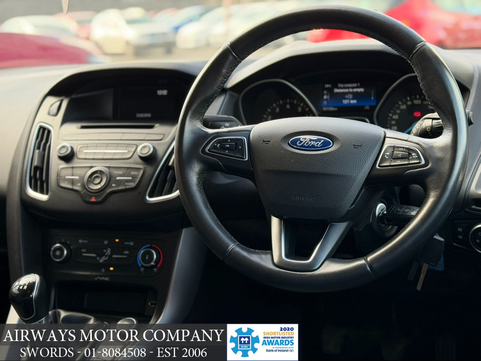 2016 Ford Focus - image 7