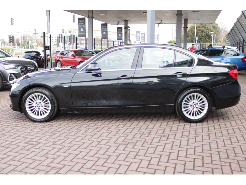 2018 BMW 3 Series - image 7