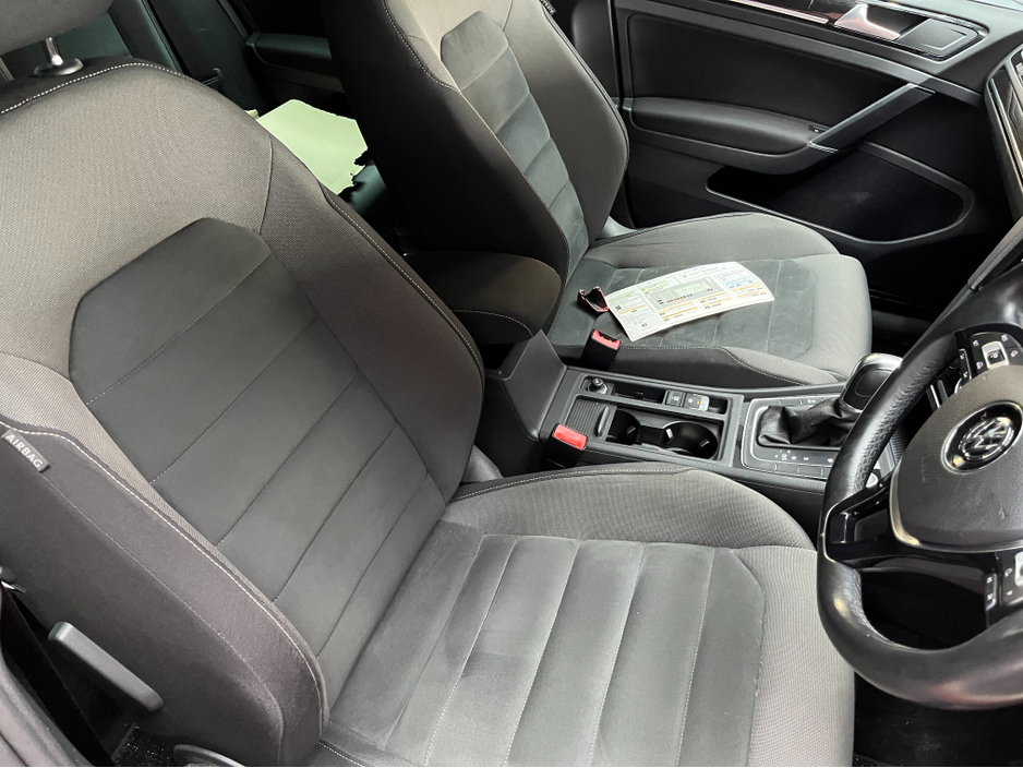 2017 Volkswagen Golf - image 9