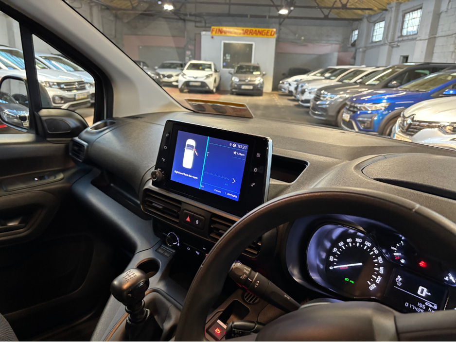 2024 Citroen Berlingo LX BLUEHDI 100 LWB Only 17000 kms THIS PRICE IS VAT INCLUSIVE Finance Available own this van from €90 per week €20,999