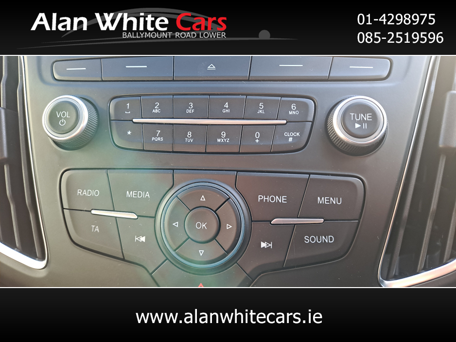 2016 Ford Focus - image 26