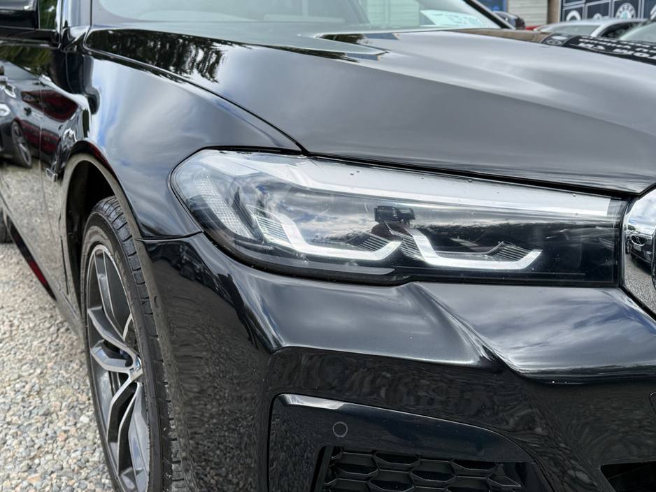 2022 BMW 5 Series - image 32