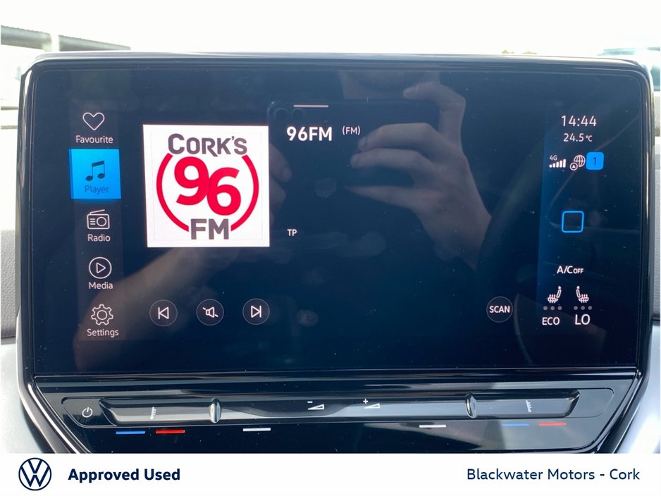 2022 Volkswagen ID.4 - image 16