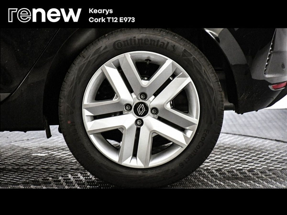 2025 Renault Clio - image 9