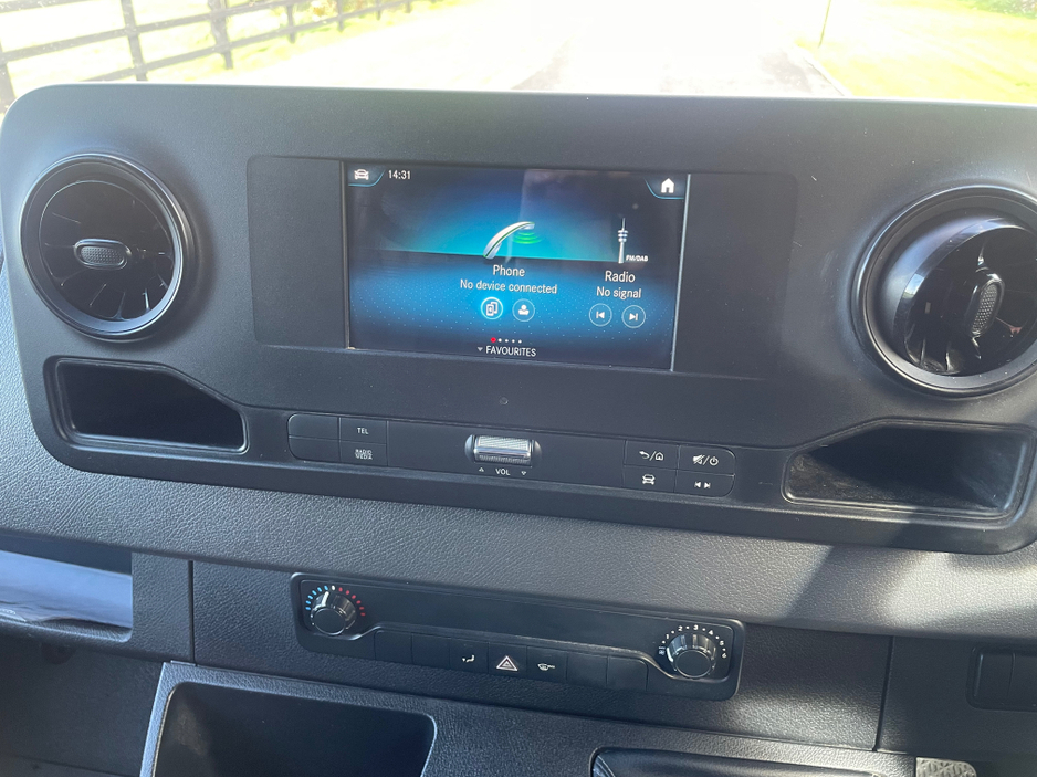 2020 Mercedes-Benz Sprinter - image 7