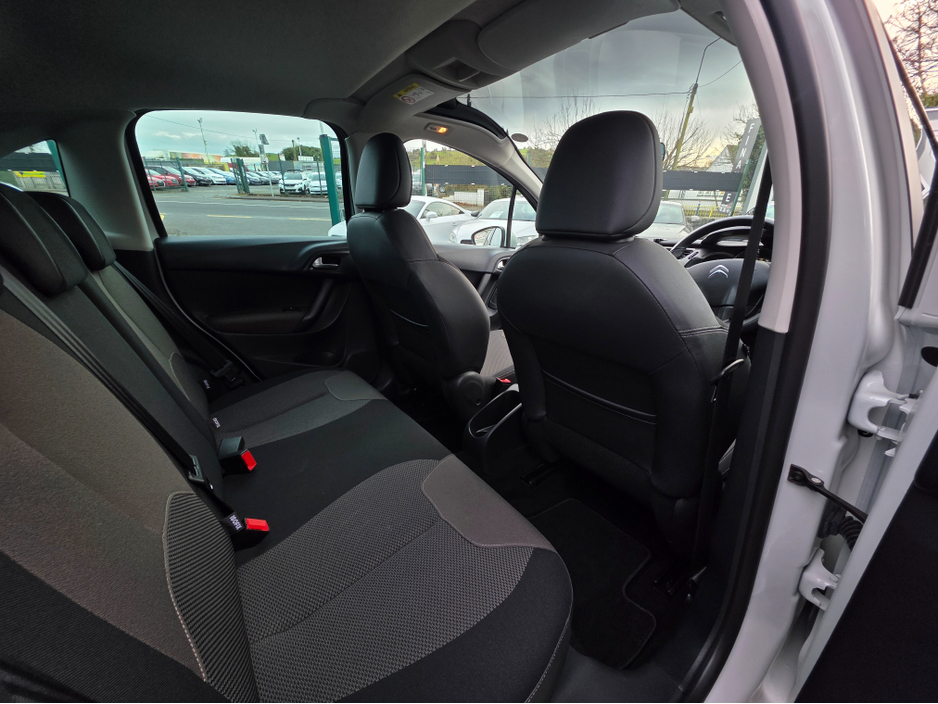 2015 Citroen C3 1.2 AUTO FULL MOON ROOF / LOW ROAD TAX / LOW MILEAGE €9,500