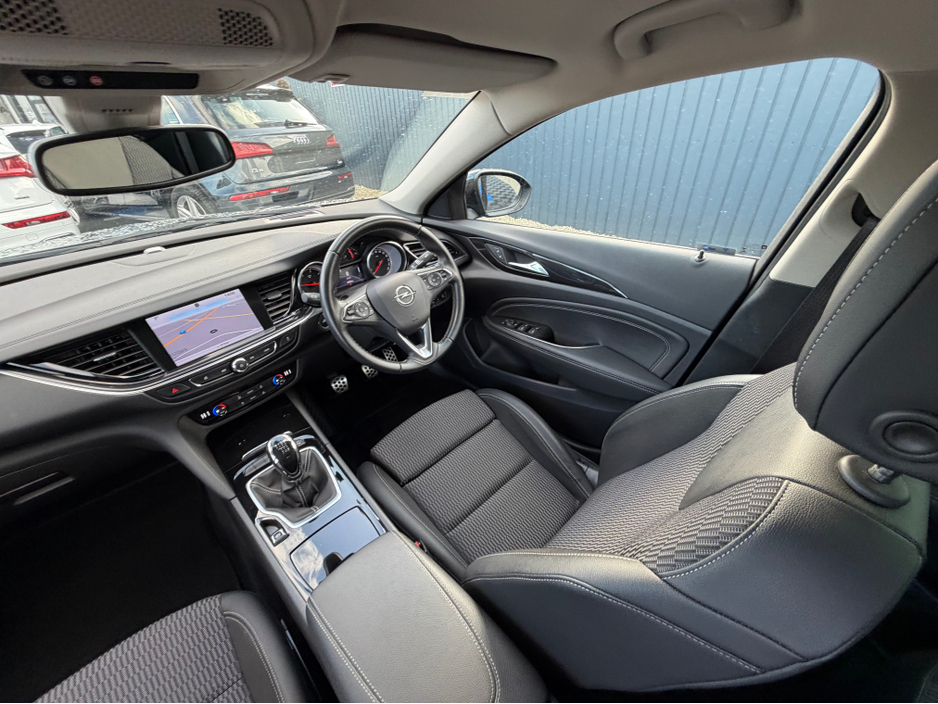 2018 Opel Insignia - image 45