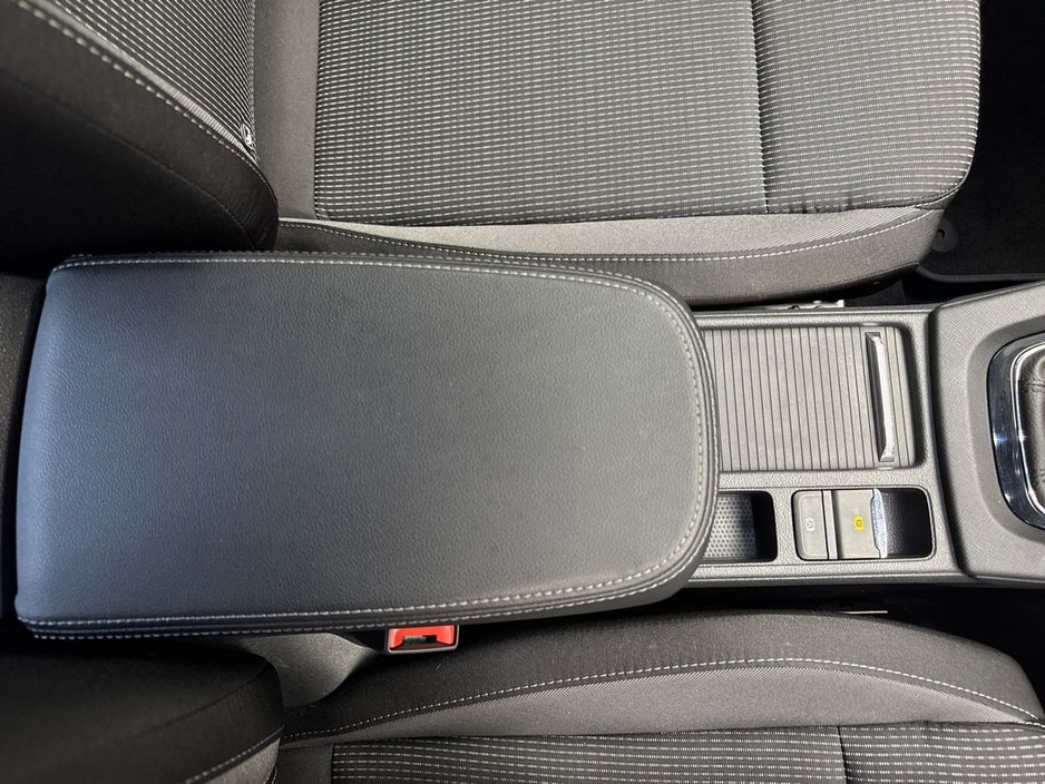 2023 Skoda Octavia - image 15