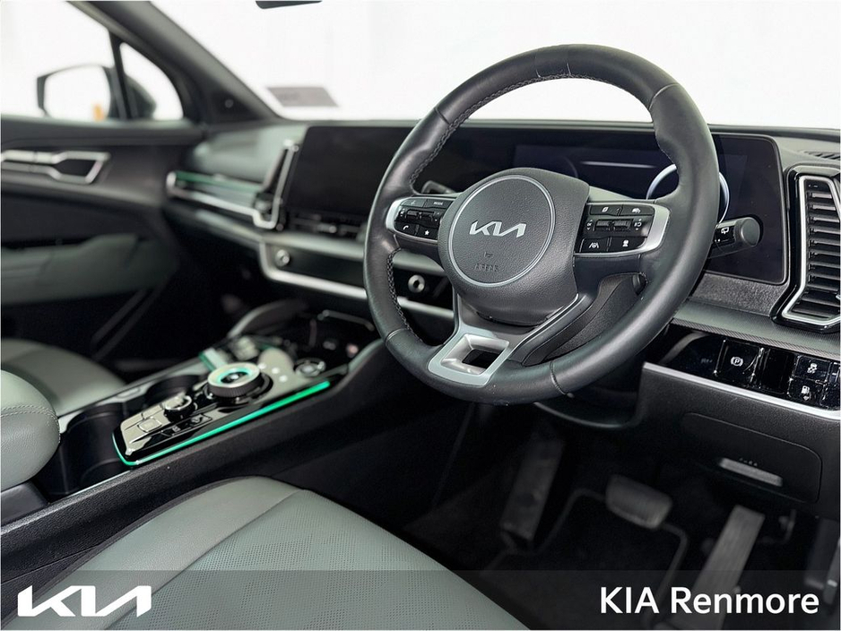 2025 Kia Sportage - image 2