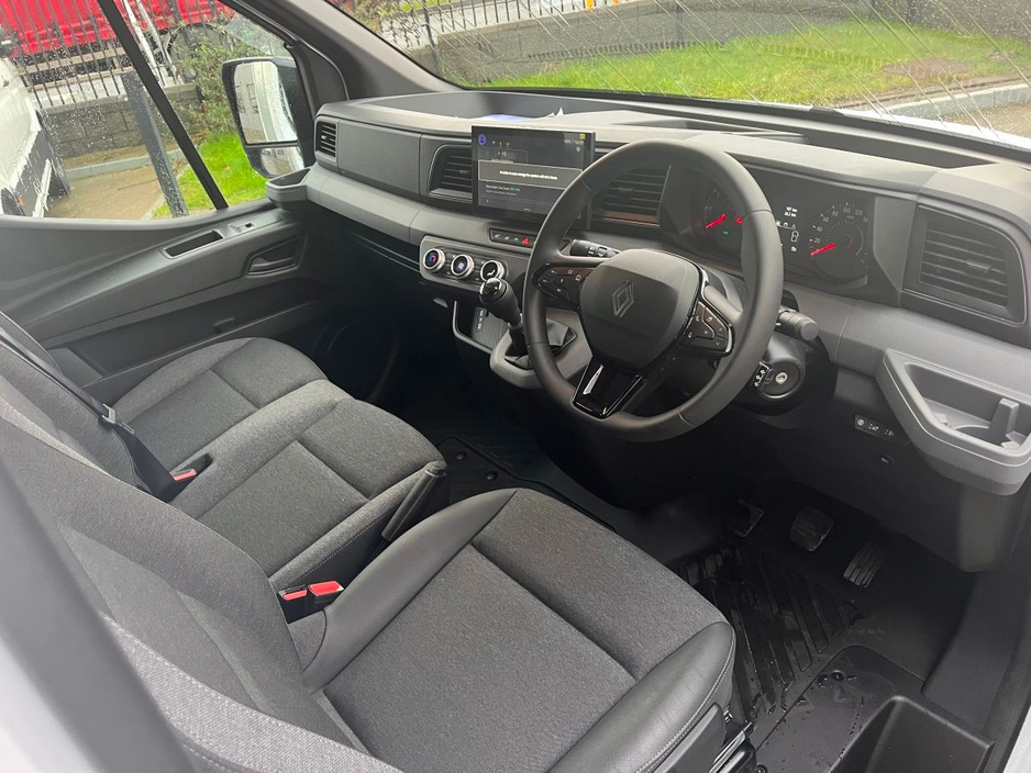 2026 Renault Master Renault Master Curtain Side with Tail Lift