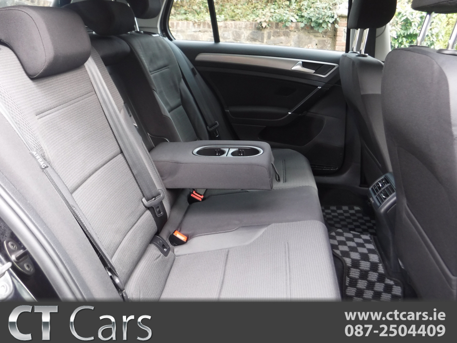 2016 Volkswagen Golf - image 8