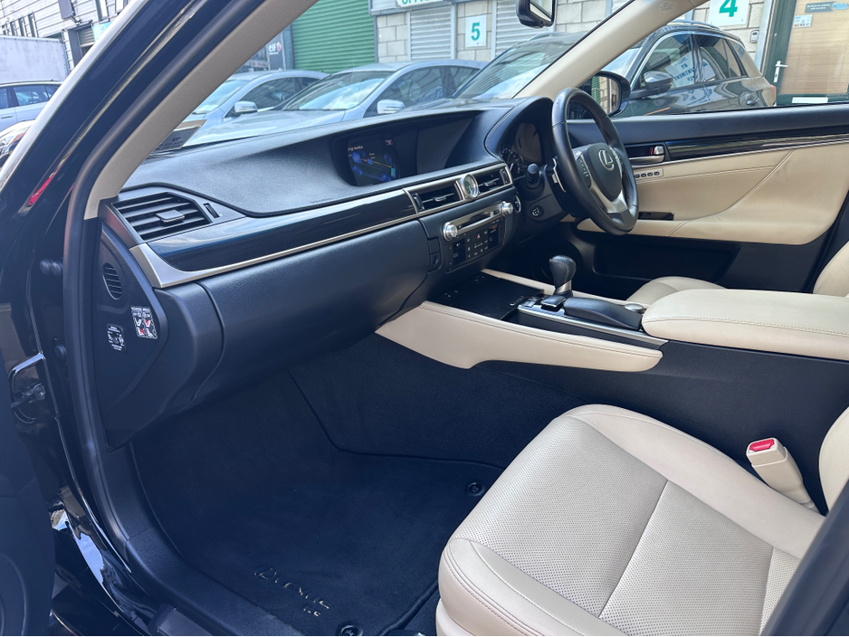 2014 Lexus GS 300 - image 9