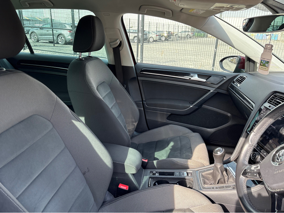2019 Volkswagen Golf - image 11