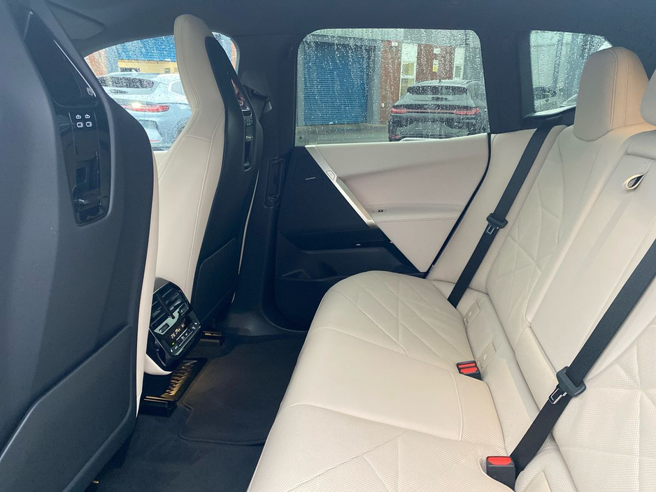 2022 BMW iX - image 13