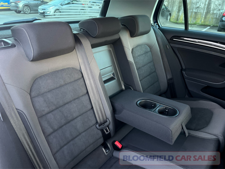 2017 Volkswagen Golf HIGHLINE , AUTO // LOW MILEAGE €17,950