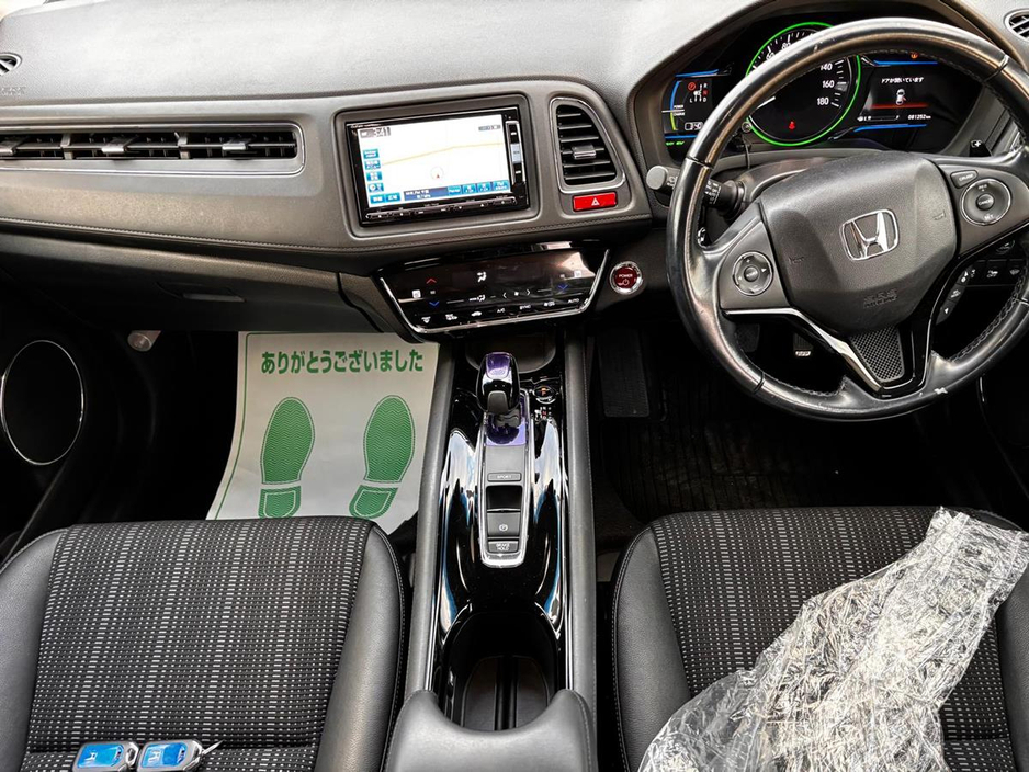 2015 Honda Vezel - image 2