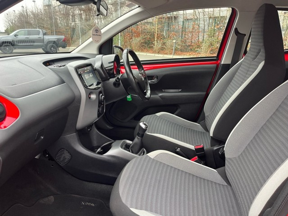 2021 Toyota Aygo - image 6