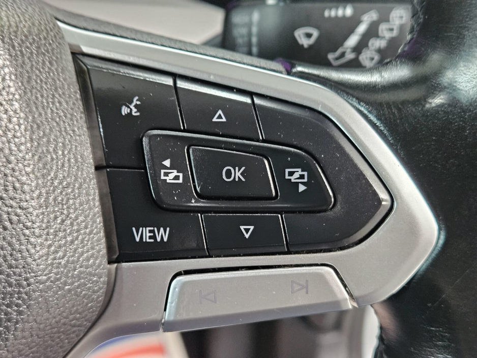 2020 Volkswagen Golf - image 10