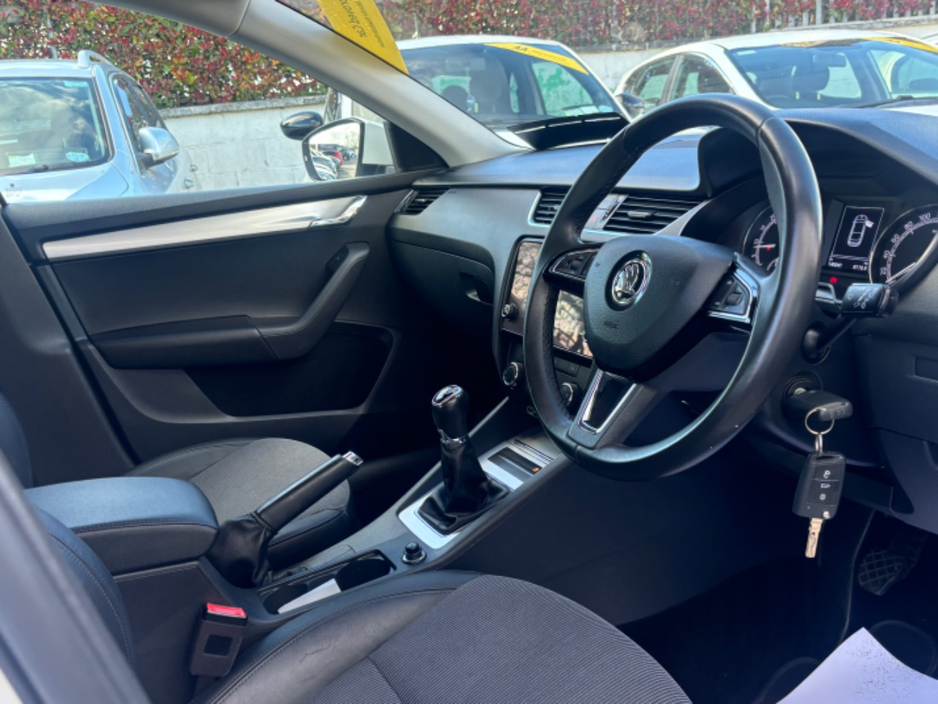 2019 Skoda Octavia - image 7