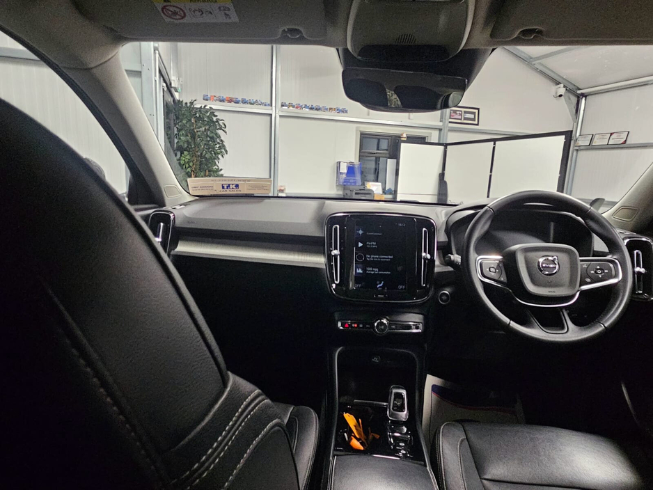 2021 Volvo XC40  €26,950