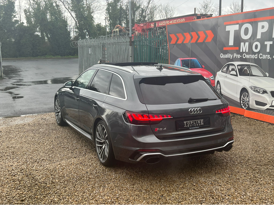 2021 Audi RS4 - image 9