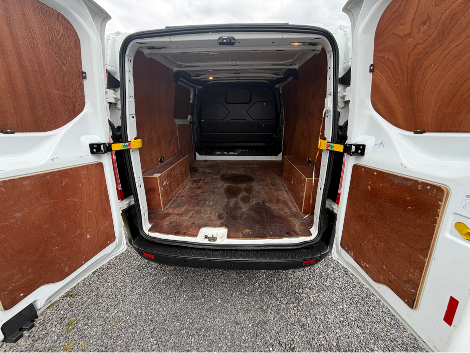 2019 Ford Transit Custom - image 14