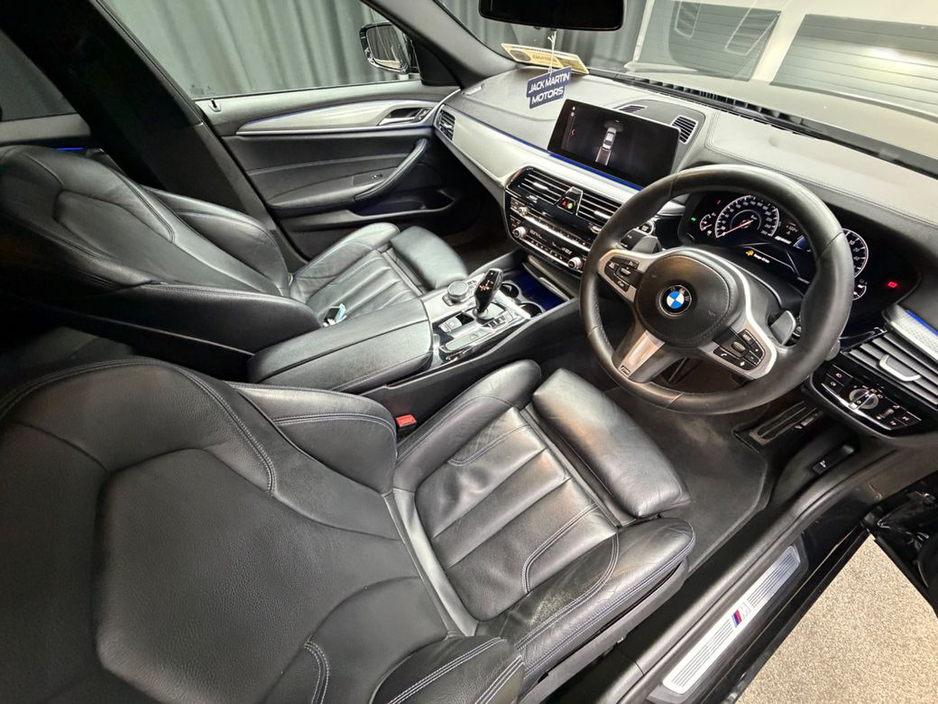 2019 BMW 5 Series - image 21