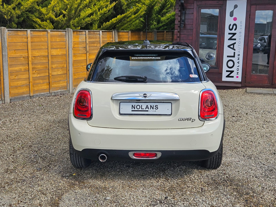 2017 MINI Hatch - image 7
