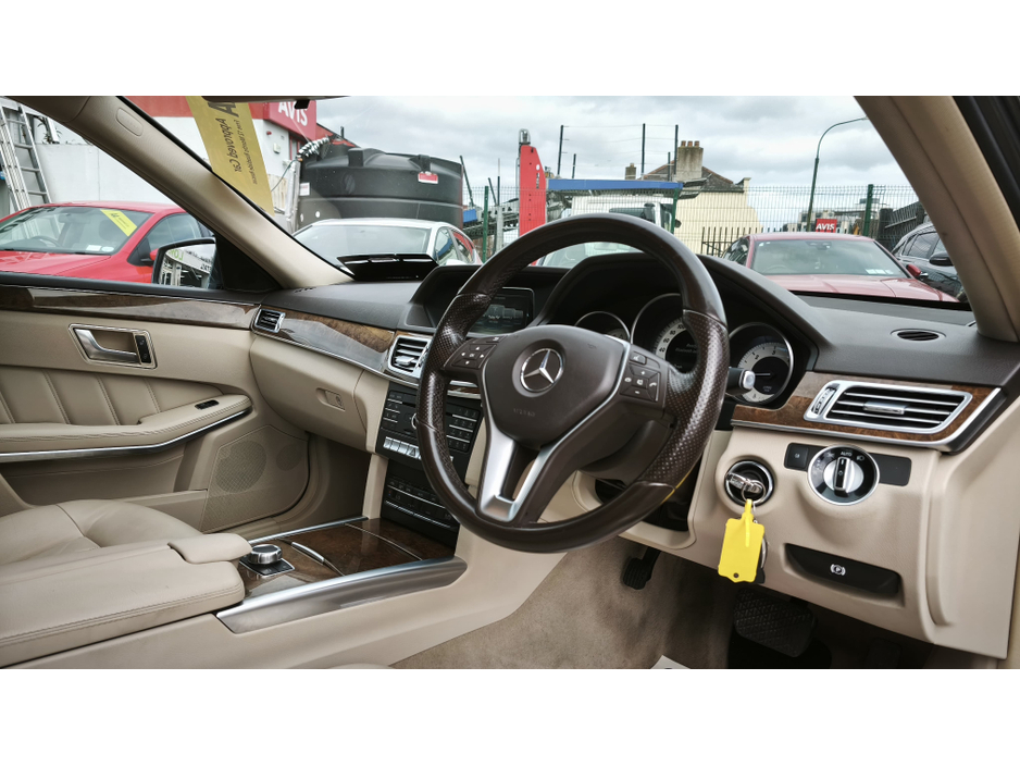 2016 Mercedes-Benz E Class - image 13