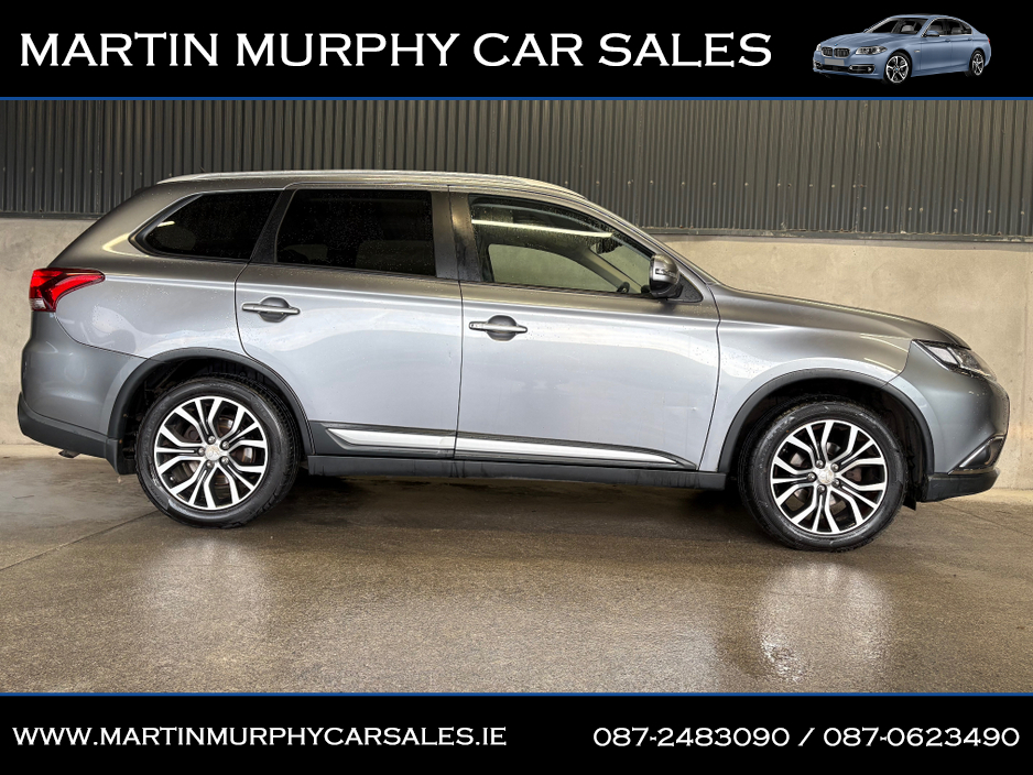 2015 Mitsubishi Outlander - image 2