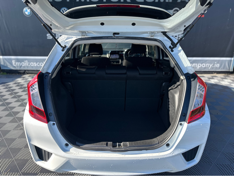 2015 Honda Fit - image 5