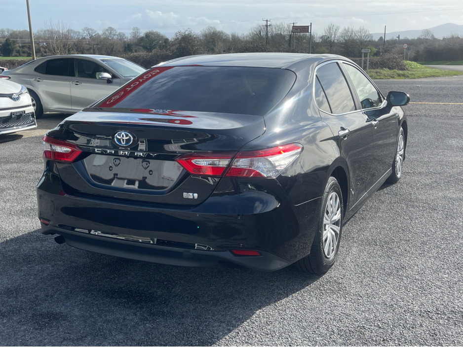 2018 Toyota Camry - image 7
