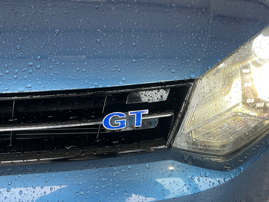 2017 Volkswagen Polo - image 3