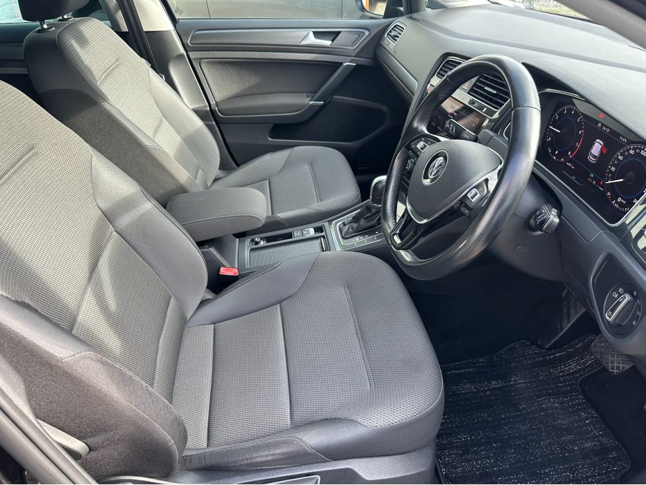 2018 Volkswagen Golf - image 12