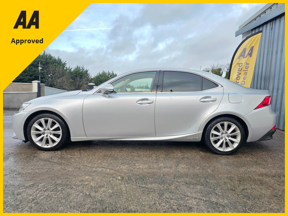 2015 Lexus IS 300 h * 2.5 PETROL/HYBRID * €13,900