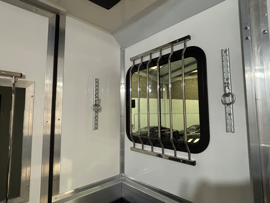 2021 Opel Movano - image 15