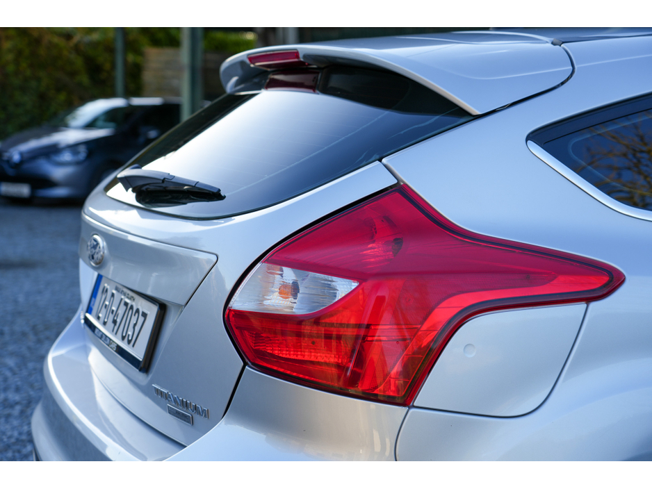 2012 Ford Focus - image 10