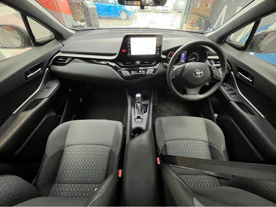 2020 Toyota C-HR - image 14