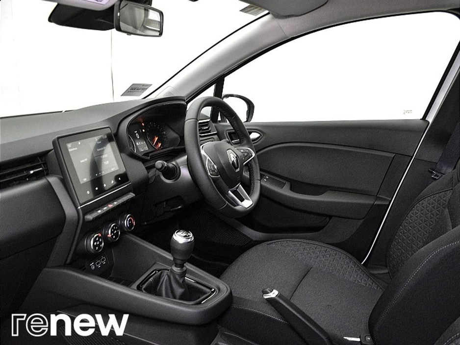 2022 Renault Clio - image 5