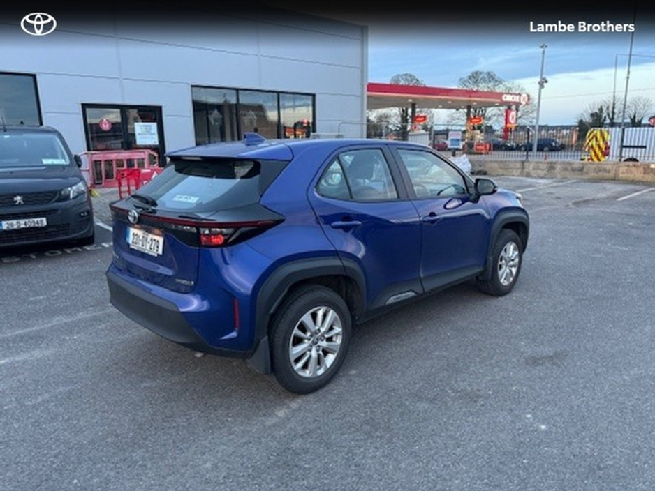 2023 Toyota Yaris Cross - image 7