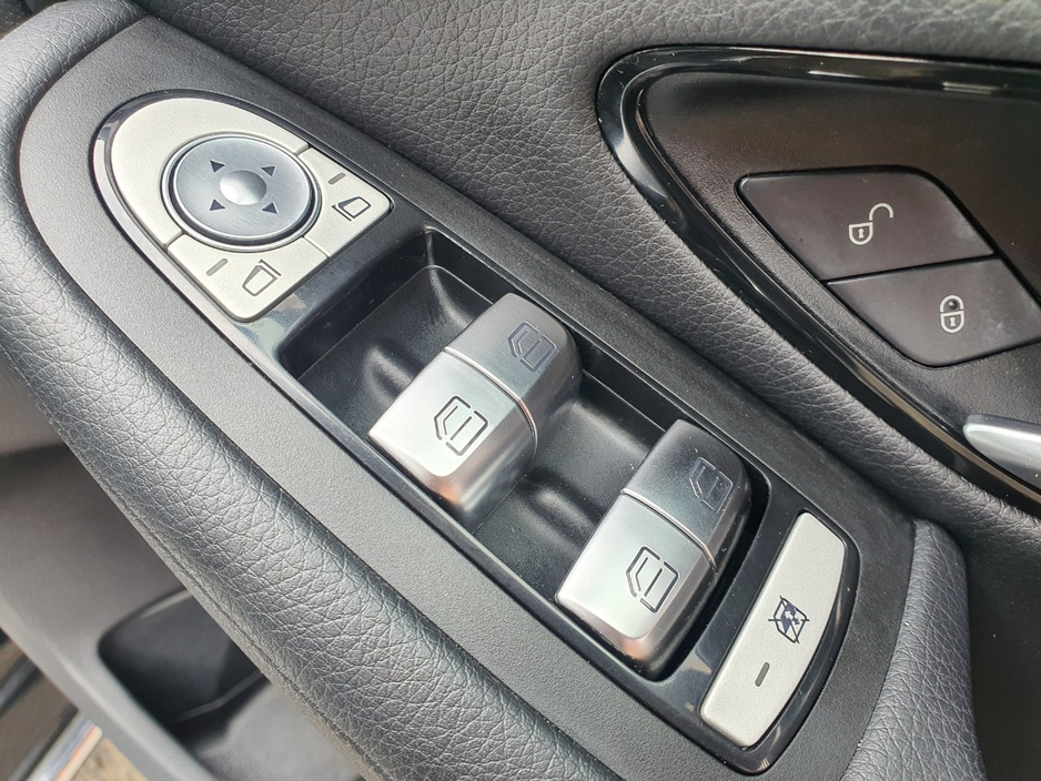 2016 Mercedes-Benz C Class - image 9