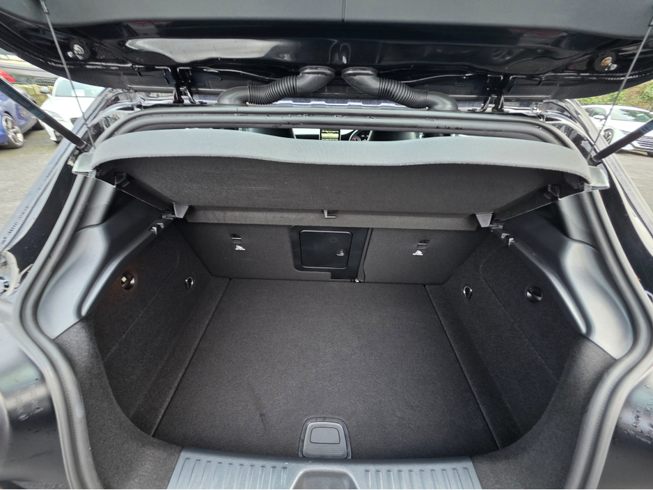 2015 Mercedes-Benz A Class A180 ONLY 38,105 KLMs SAT NAV PACK LEATHER TRIM SEATS INTERIOR HALF LEATHER SEATS / HI SPEC / SYSTEM LOW ROAD TAX BAND / SIMI DEALER €15,750