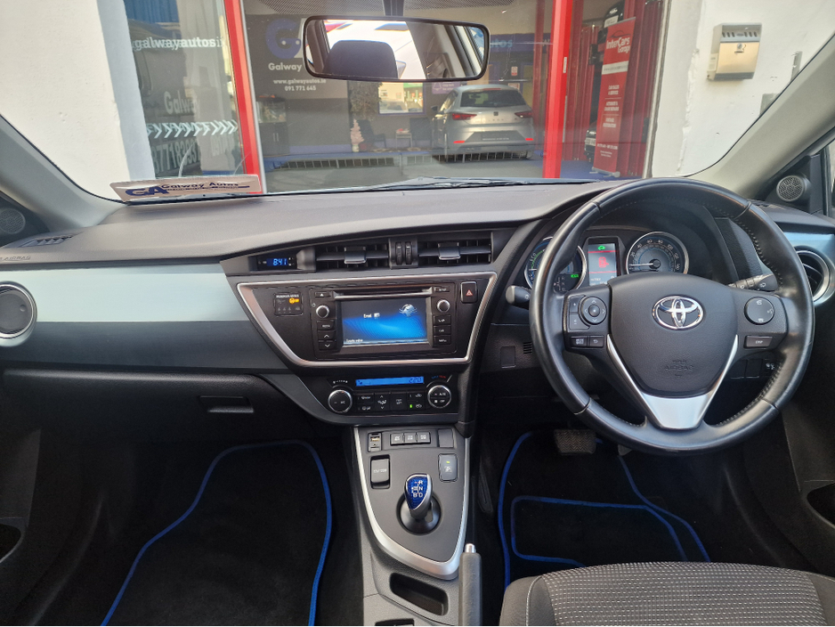 2014 Toyota Auris - image 13