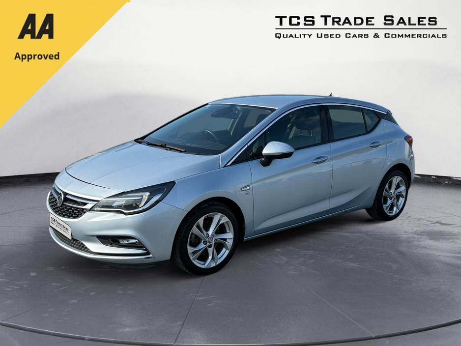 2018 Vauxhall Astra - image 2