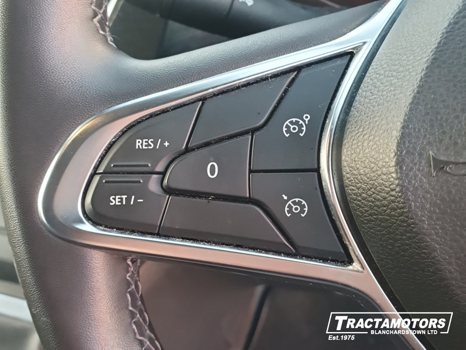 2024 Renault Trafic Passenger 9 SEAT AUTO 170HP RED EDITION €54,999