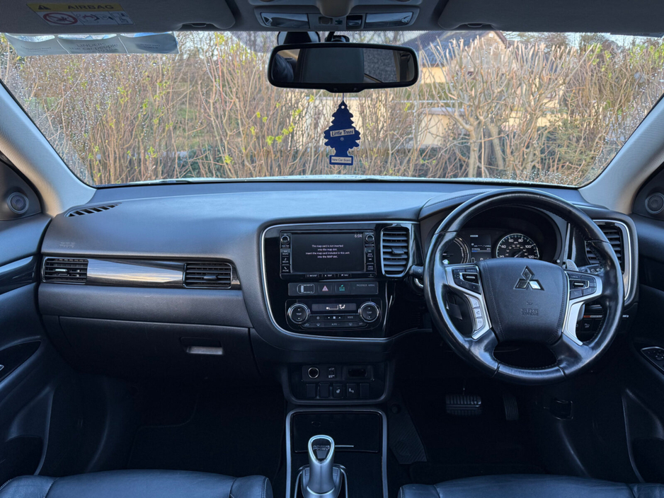 2017 Mitsubishi Outlander - image 8